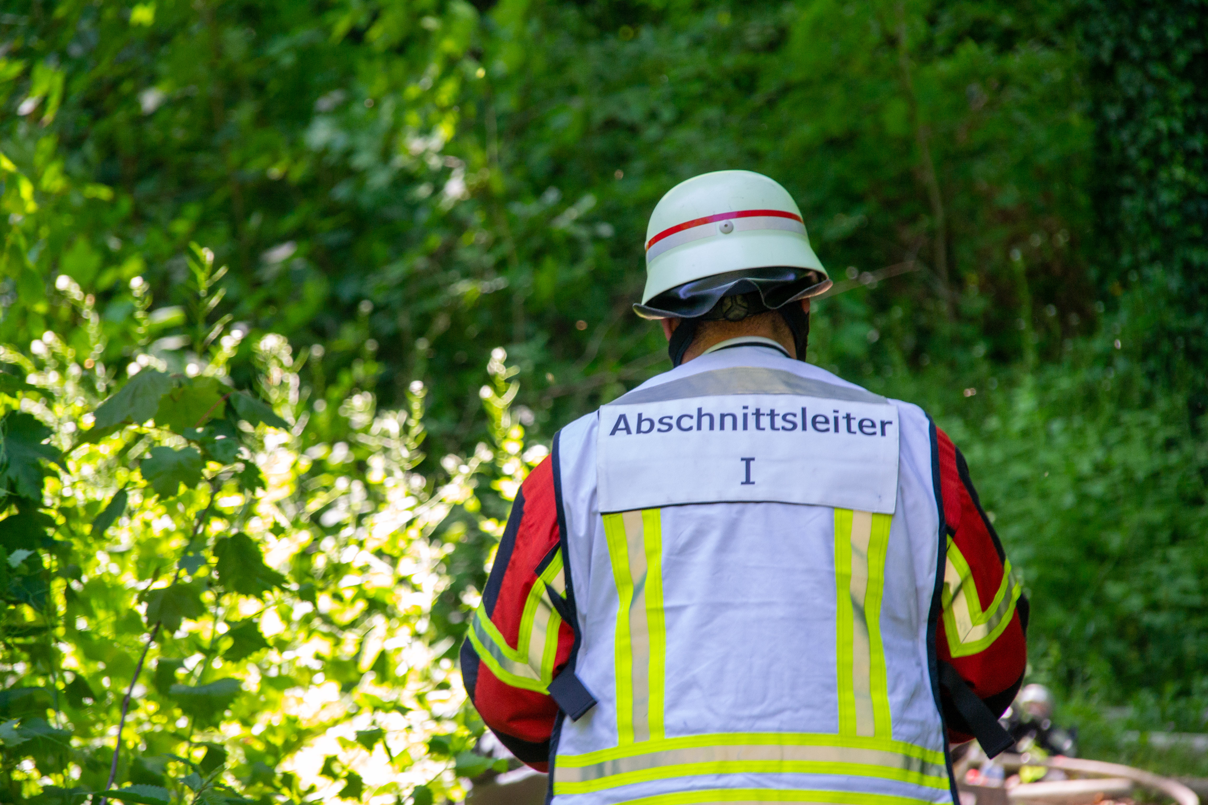 Einsatzkräfte bei der Brandbekämpfung