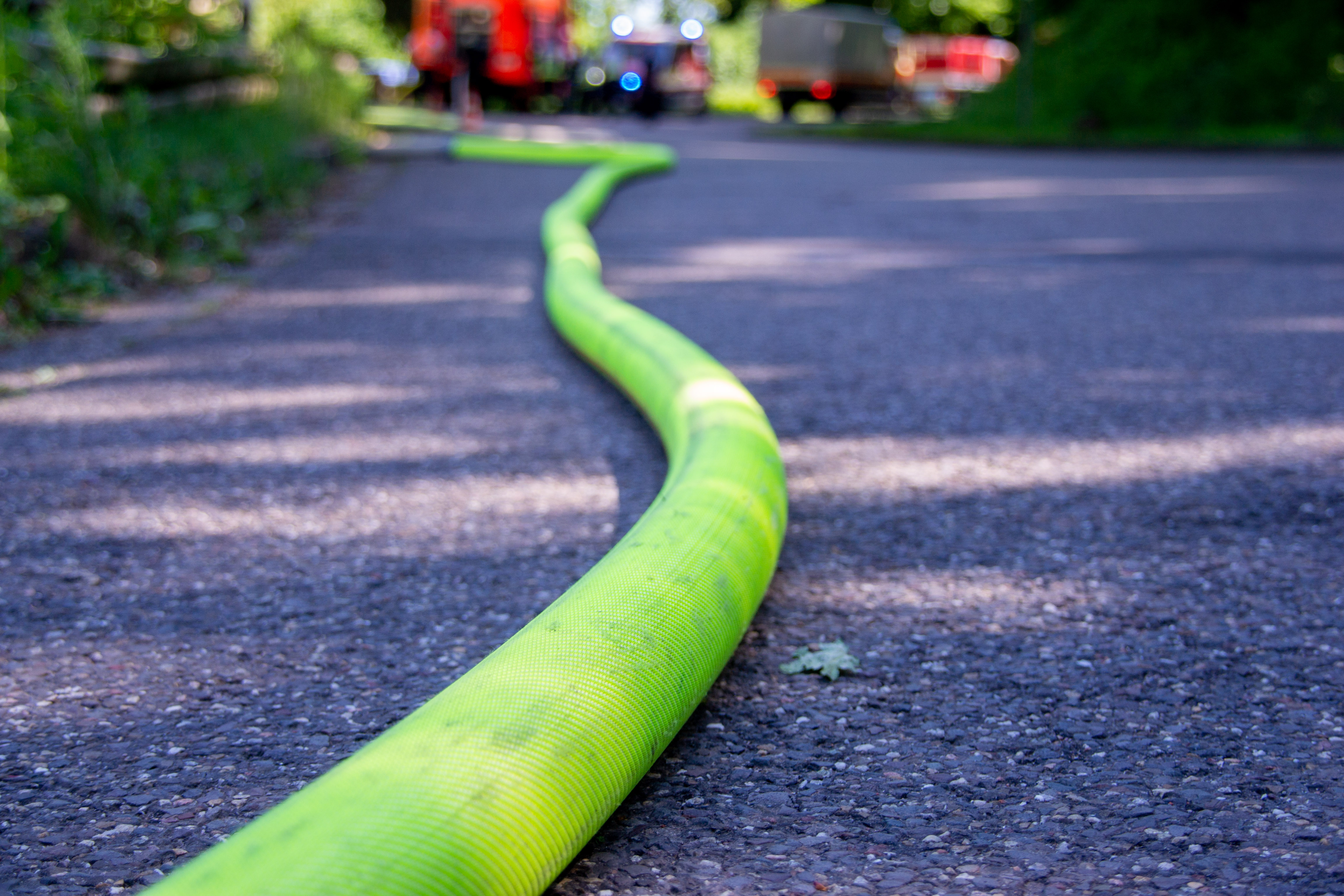 Feuerwehrfahrzeuge am Einsatzort